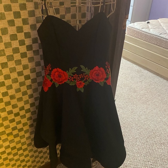 Dress - Picture 1 of 2
